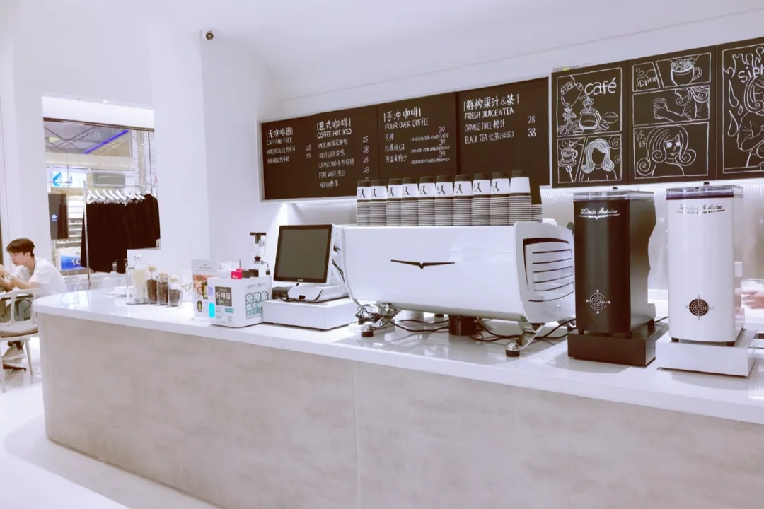 山本耀司Y's咖啡店餐饮空间设计