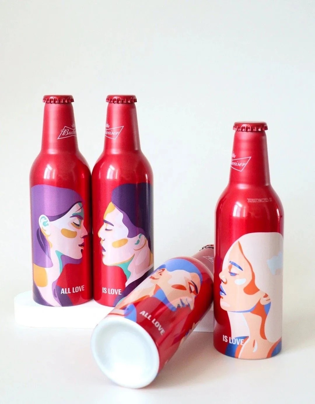 百威啤酒七夕限定款亲吻瓶包装设计