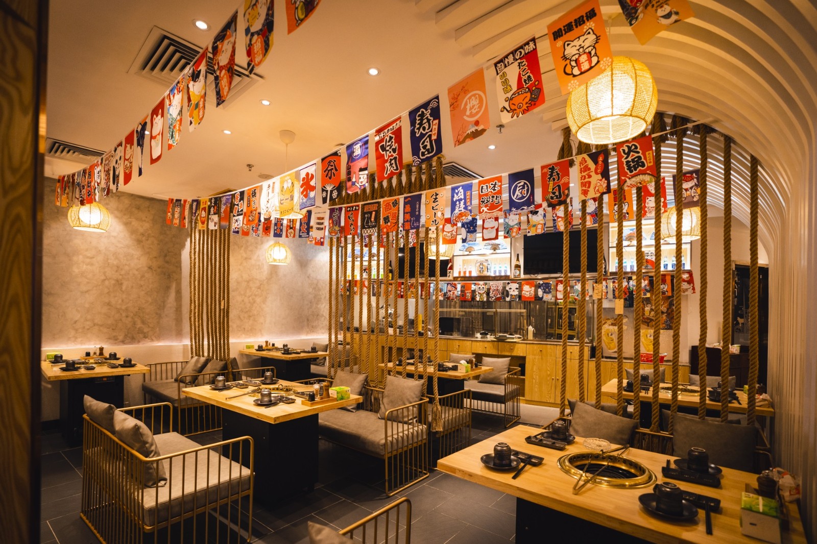 日式烧肉连锁餐厅餐饮空间设计
