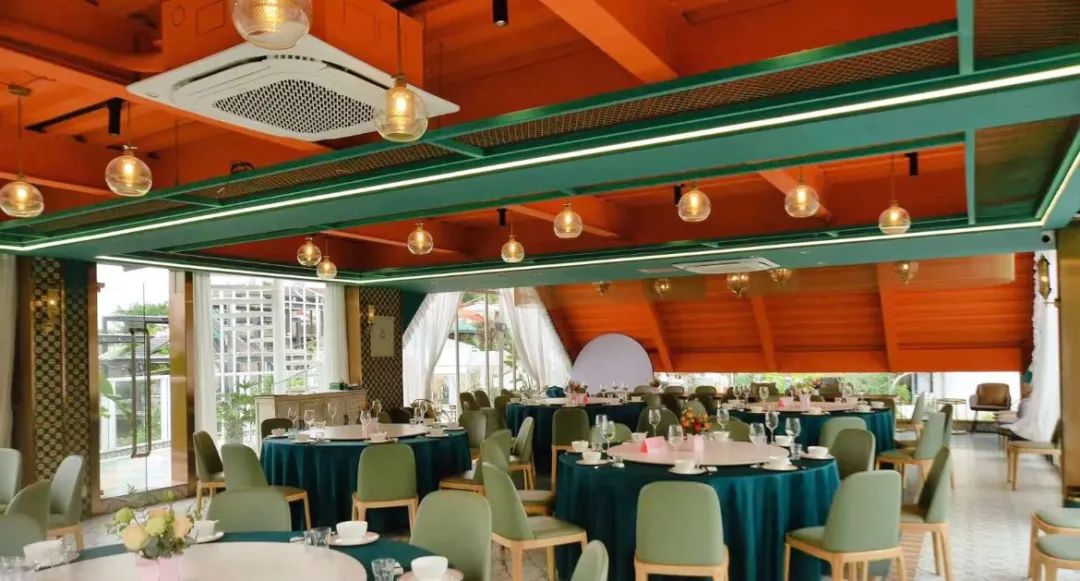 咸宁将色彩碰撞到底，看这家深圳餐饮空间设计如何诠释独特的摩洛哥风情