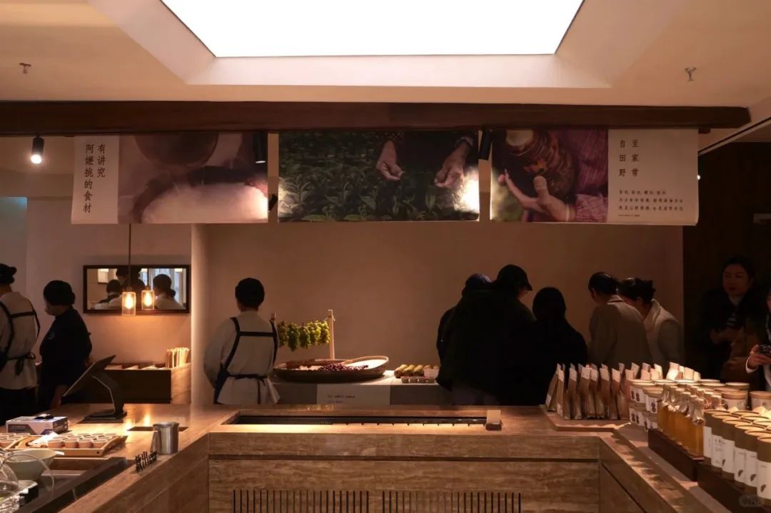 宜昌阿嬷手作全国首家体验集合店，用“家味·市集”打造餐饮空间